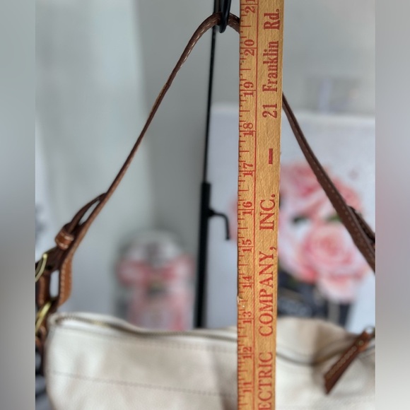 ANTONIO MELANI Cream Hobo with Elegant Metallic Accent - Picture 10 of 10